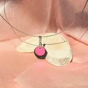 collier en acier inoxydable simple et élégant, élément d'une parure